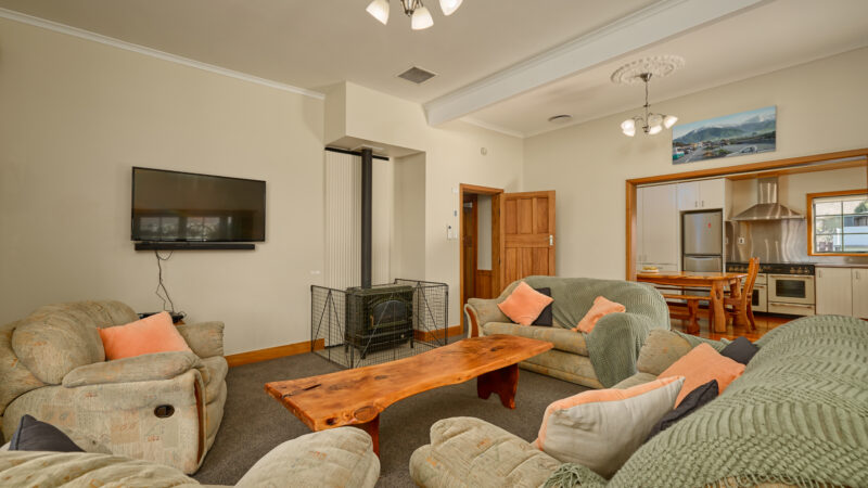 240725-97-ludstone-road-075818